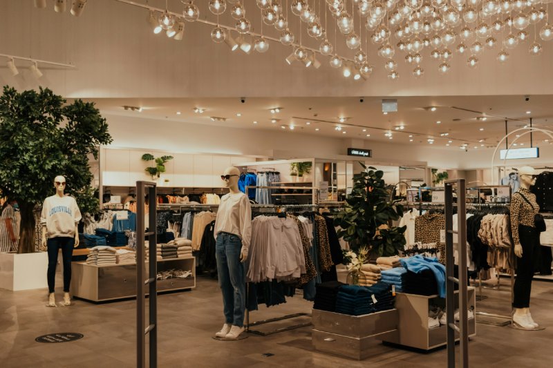 Précision des compteurs de personnes en 2026 : pourquoi les retailers utilisent des capteurs dédiés pour prendre des décisions fiables