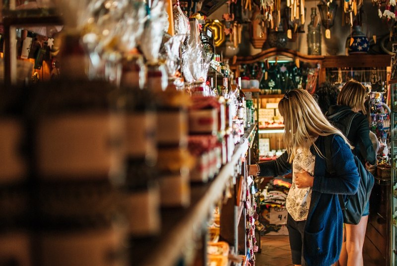 Les 4 meilleurs compteurs de personnes pour les petits commerces